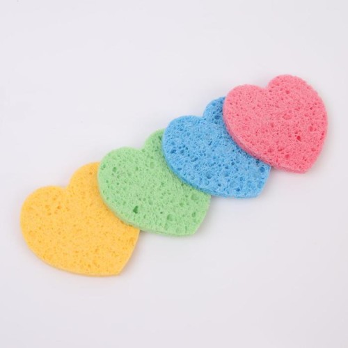 Спонж для умывания «Сердце» 8,5×7,5 см цвет микс, 1шт